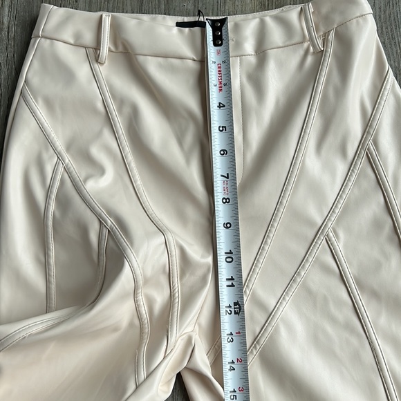 NWT Pretty Little Thing faux leather cream pants - Picture 7 of 8